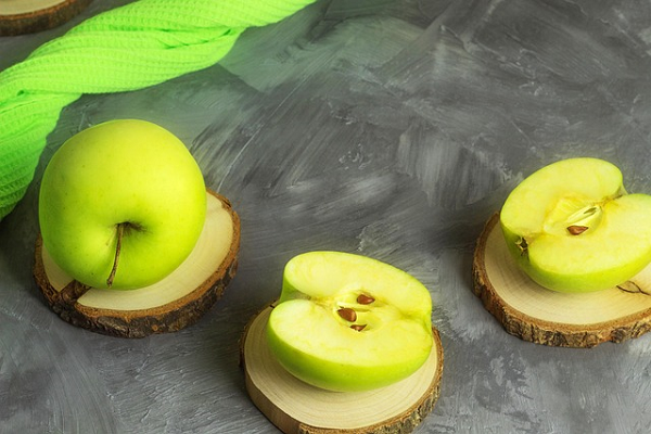 Fresh Granny Smith Apples