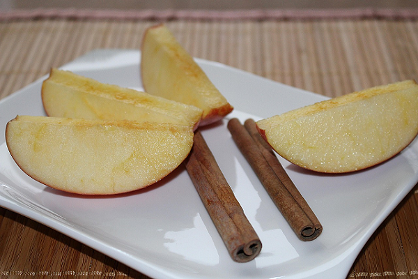 Cinnamon and Apples Combination