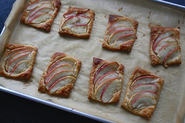 Frosted Crisp apple Pop tart